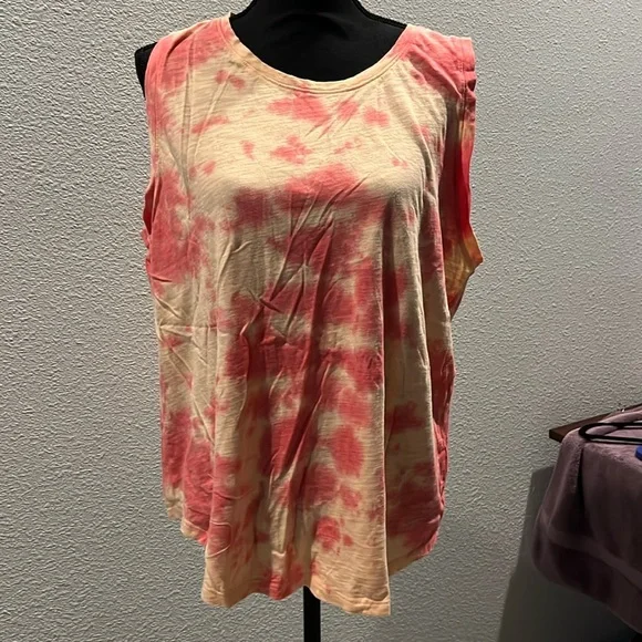 2 Time and Tru tank tops great condition super comfortable - Picture 2 of 12